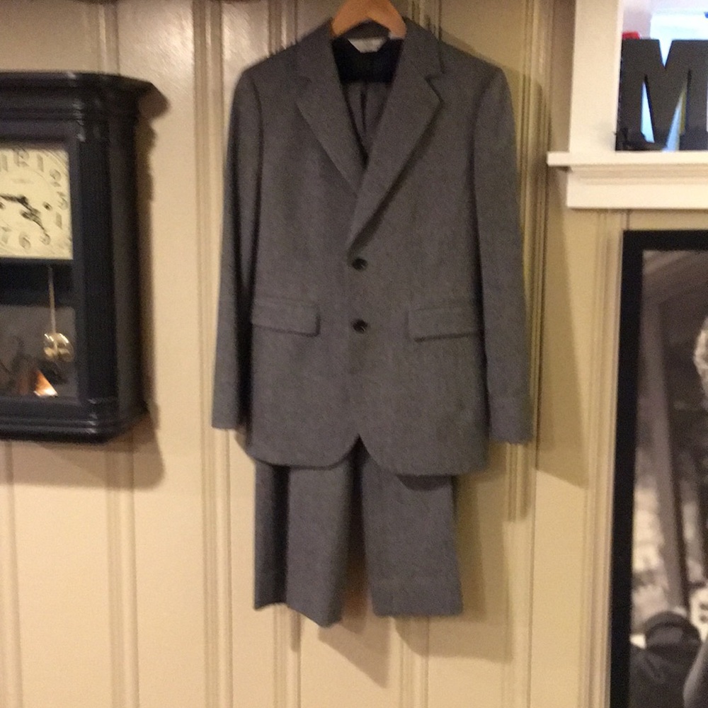 Woman’s suit (Jacket and pants)